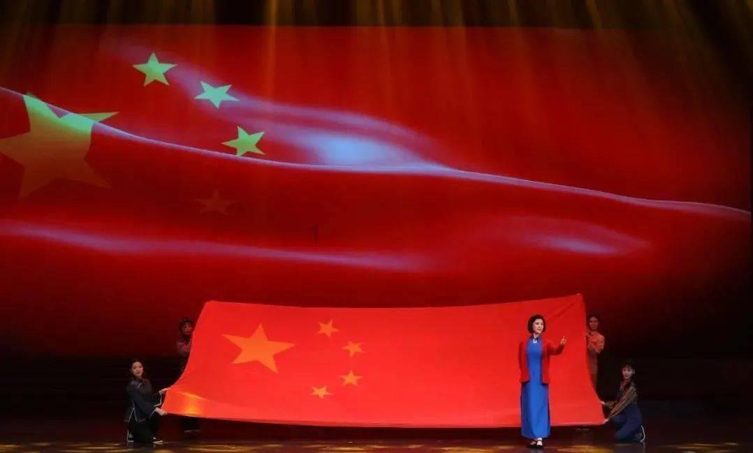 希拉里老牛吃嫩草,和小李子年龄差30岁,奥斯卡影帝3天赚1800万!